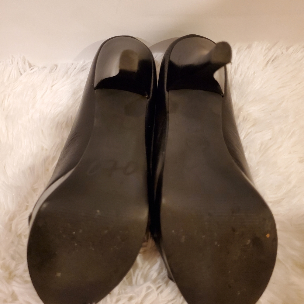 Shoes - Picture 3 of 6